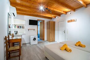 Kontaratos Studios & Apartments