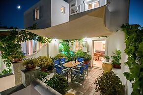 Kontaratos Studios & Apartments