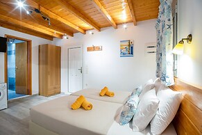 Kontaratos Studios & Apartments