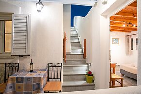 Kontaratos Studios & Apartments