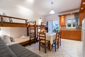 Kontaratos Studios & Apartments