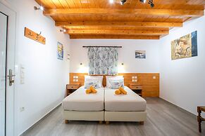 Kontaratos Studios & Apartments