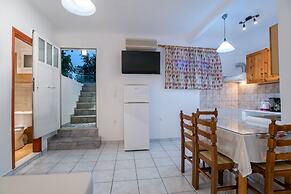 Kontaratos Studios & Apartments