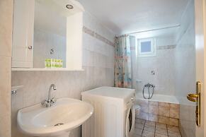 Kontaratos Studios & Apartments