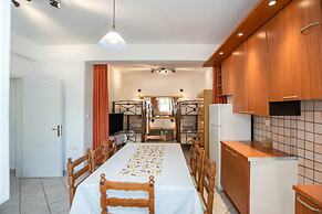 Kontaratos Studios & Apartments