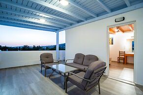 Kontaratos Studios & Apartments