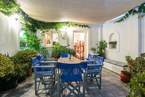 Kontaratos Studios & Apartments