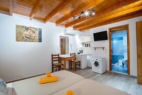 Kontaratos Studios & Apartments