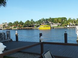 Holiday Isle Yacht Club