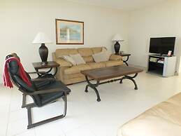 Holiday Isle Yacht Club