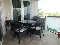 Holiday Isle Yacht Club