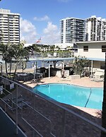 Holiday Isle Yacht Club