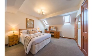 The Glen Yr Afon House Hotel