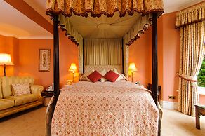 The Glen Yr Afon House Hotel