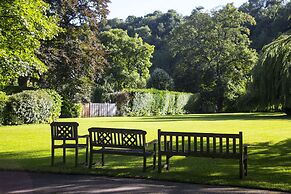 The Glen Yr Afon House Hotel