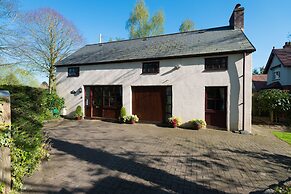The Glen Yr Afon House Hotel