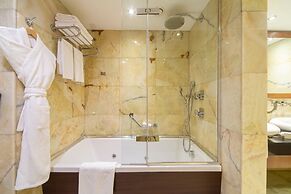 Crowne Plaza Istanbul - Harbiye by IHG