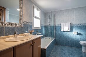 Macdonald Leila Playa Resort