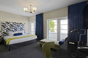 Hotel Breakwater South Beach