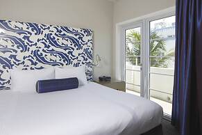 Hotel Breakwater South Beach