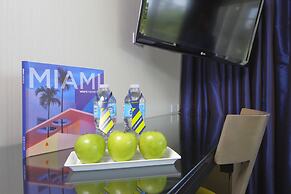 Hotel Breakwater South Beach