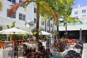 Hotel Breakwater South Beach