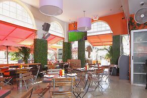 Hotel Breakwater South Beach