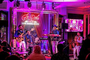 Hotel Breakwater South Beach