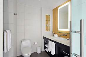 Hotel Breakwater South Beach