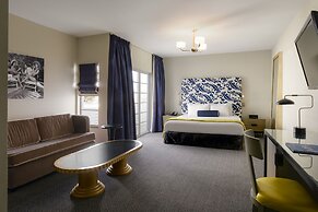 Hotel Breakwater South Beach