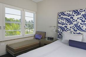 Hotel Breakwater South Beach