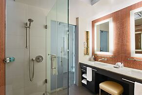 Hotel Breakwater South Beach