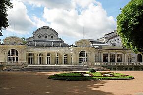 Hotel Kyriad Vichy Spa Cinq Mondes