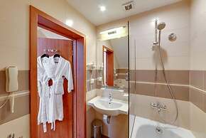 New Peterhof Hotel