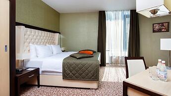 New Peterhof Hotel