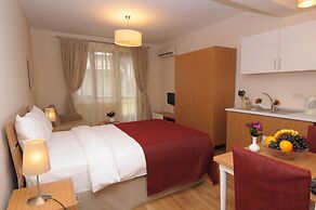 Three Apples Residence