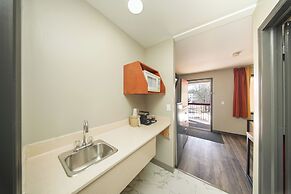 Super 8 by Wyndham Kingston