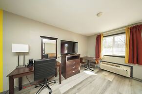 Super 8 by Wyndham Kingston