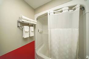 Super 8 by Wyndham Kingston
