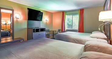 Super 8 by Wyndham Kingston