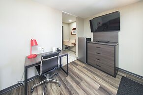Super 8 by Wyndham Kingston