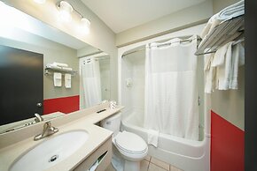 Super 8 by Wyndham Kingston