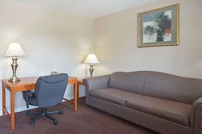 Super 8 by Wyndham Kingston