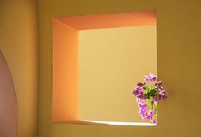 Macdonald Dona Lola Club