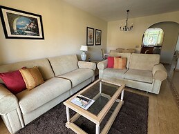 Macdonald Dona Lola Club