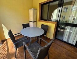 Macdonald Dona Lola Club