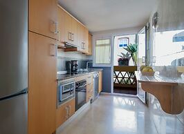 Macdonald Dona Lola Club