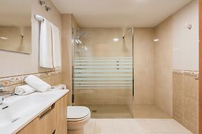 Macdonald Dona Lola Club