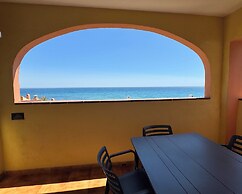 Macdonald Dona Lola Club