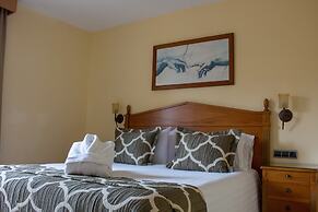 Macdonald Dona Lola Club